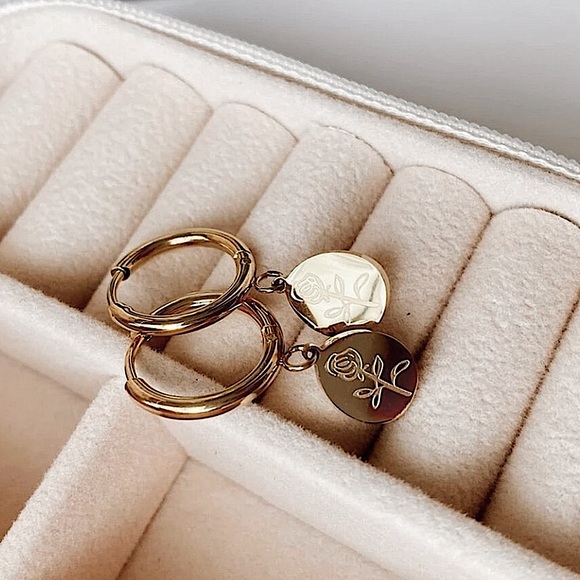 n e w | 18k gold flower drop earrings ✿ - Picture 2 of 4